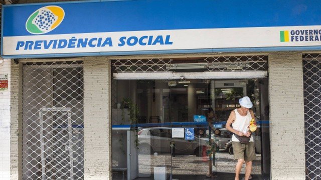 INSS: aposentados e pensionistas podem ter o menor reajuste no benefício desde 1995
